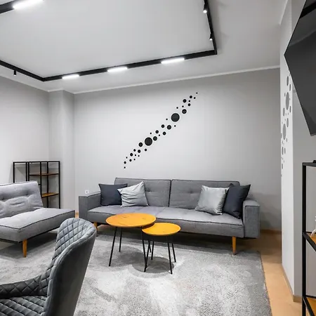 Silver Gem -1bd With Desk And Balcony Appartement